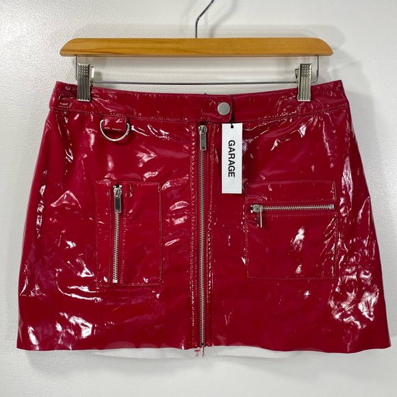 Garage Crimson Red Faux Patent Leather Vinyl Silver Zip Front Cargo Mini Skirt M - Picture 1 of 10